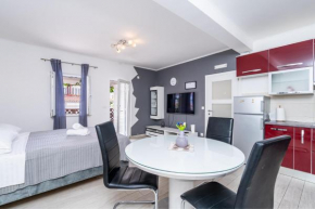 Feather Studio Apartment - FREE PRIVATE PARKING - SELF CHECK-IN
